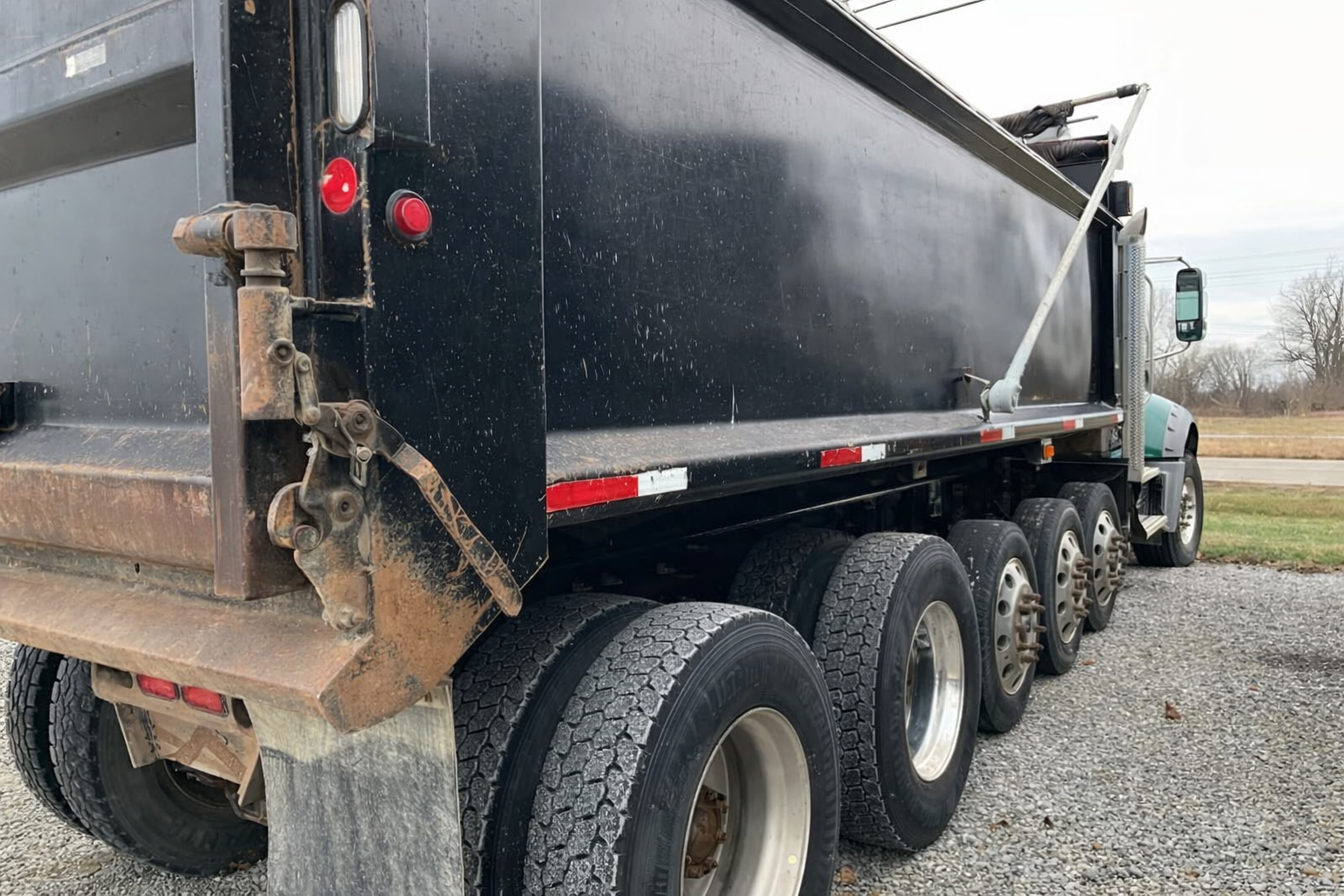 2019 MACK GR64F - Image 3